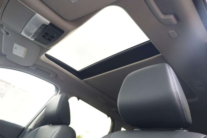 Nissan Rogue Vehicle Image 21