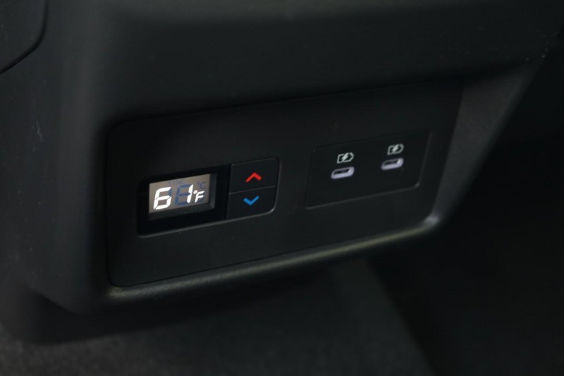 Nissan Rogue Vehicle Image 23