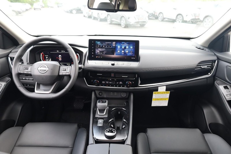 Nissan Rogue Vehicle Image 24