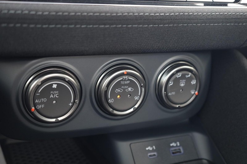 Nissan Z Vehicle Image 14