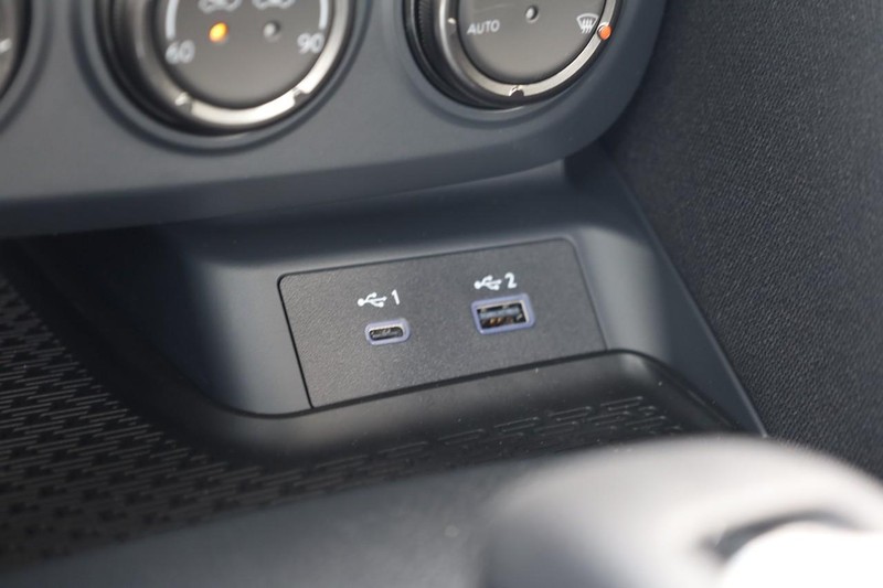 Nissan Z Vehicle Image 15