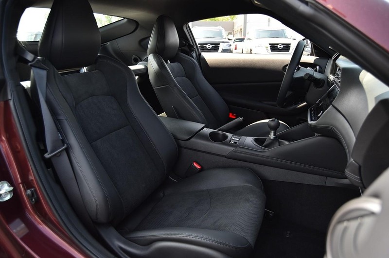Nissan Z Vehicle Image 22