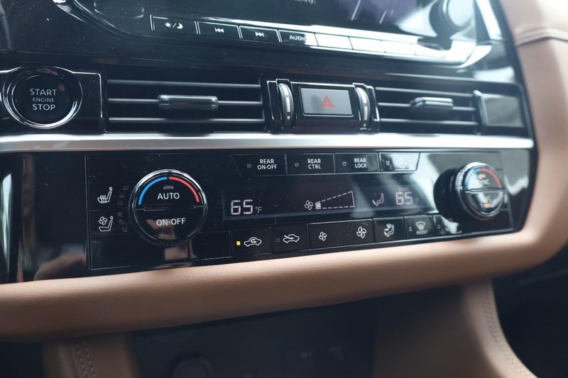 Nissan Pathfinder Vehicle Image 14