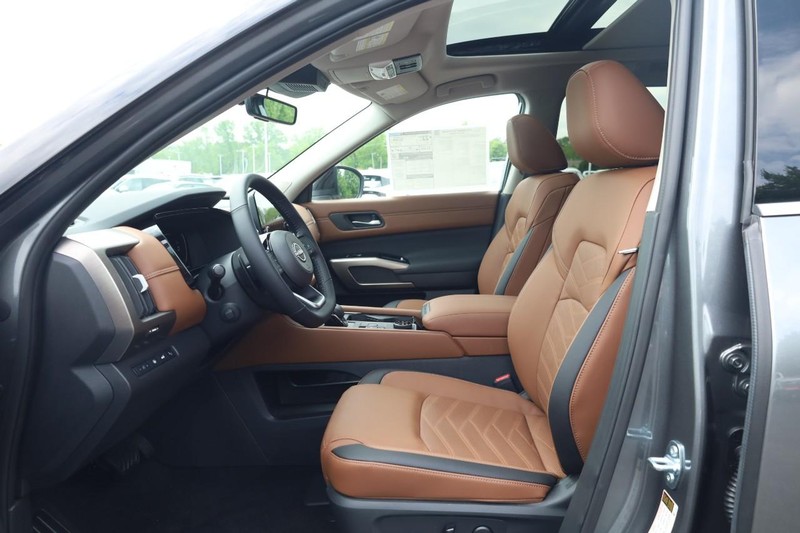 Nissan Pathfinder Vehicle Image 20