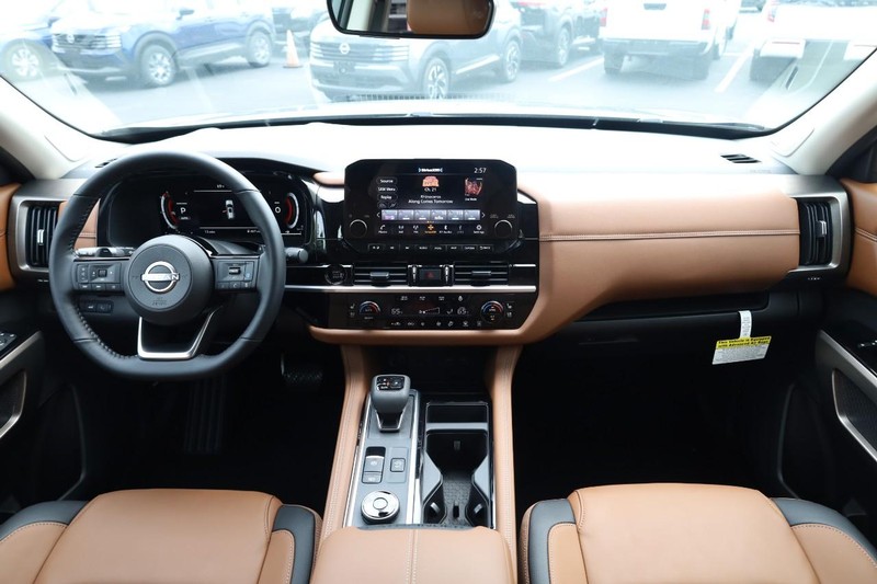 Nissan Pathfinder Vehicle Image 26