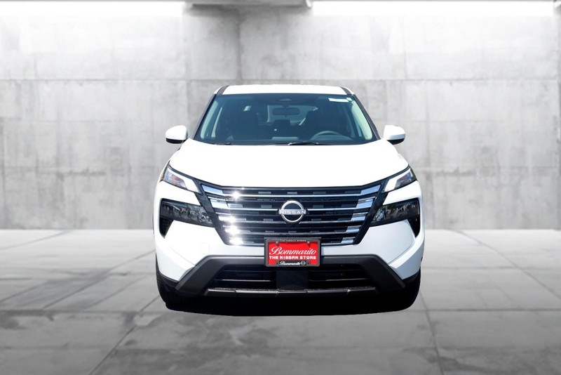 Nissan Rogue Vehicle Image 03