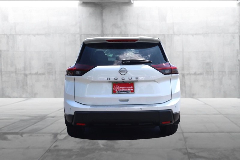 Nissan Rogue Vehicle Image 06