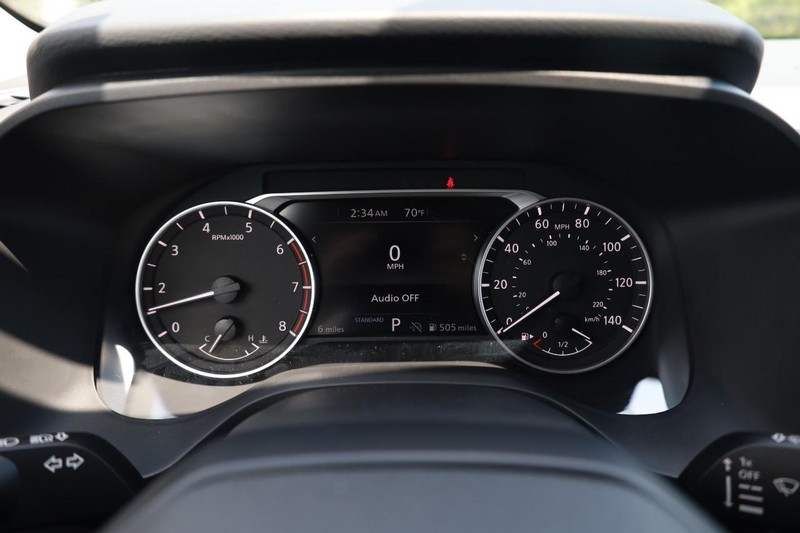 Nissan Rogue Vehicle Image 10