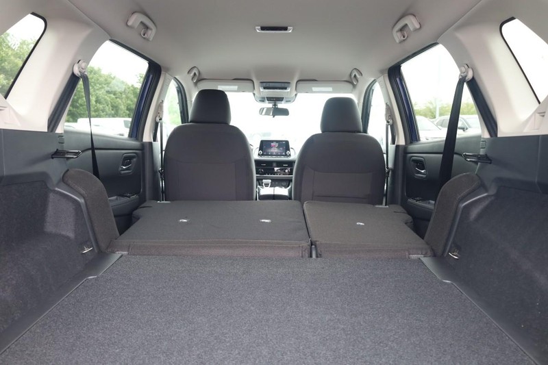 Nissan Rogue Vehicle Image 08