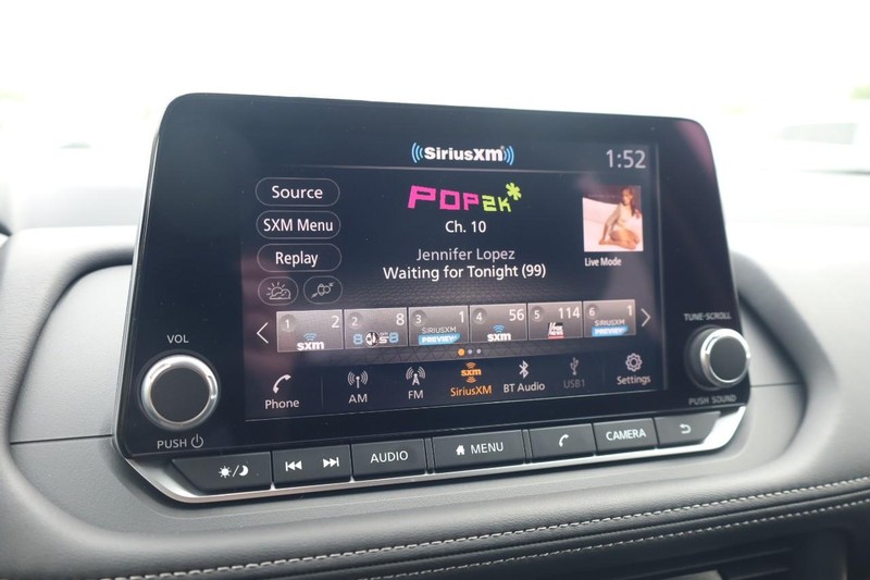 Nissan Rogue Vehicle Image 12