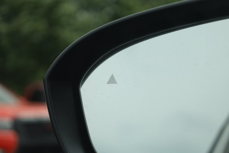 Nissan Rogue Vehicle Image 19