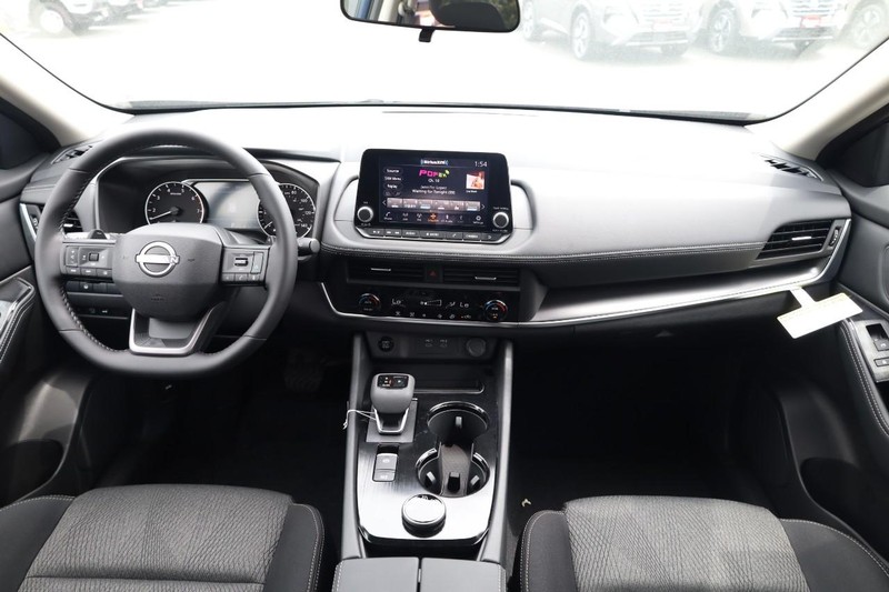 Nissan Rogue Vehicle Image 23
