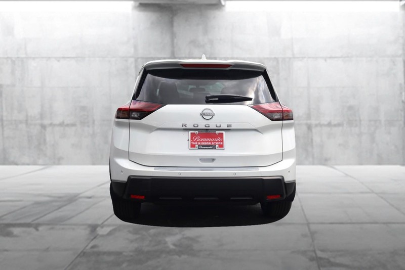 Nissan Rogue Vehicle Image 06