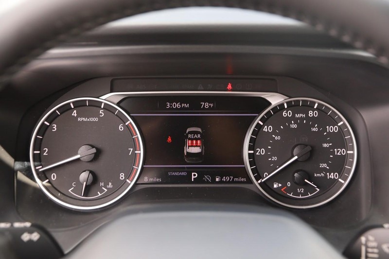 Nissan Rogue Vehicle Image 14