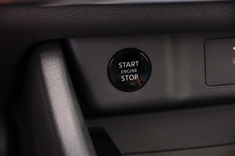 Nissan Rogue Vehicle Image 15