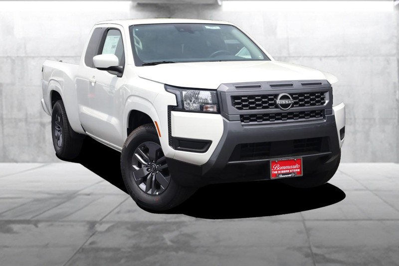 Nissan Frontier Vehicle Image 02