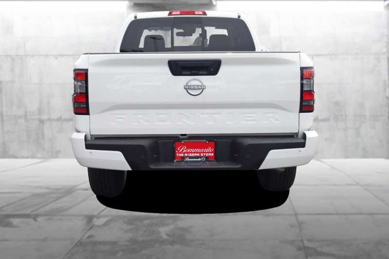 Nissan Frontier Vehicle Image 06