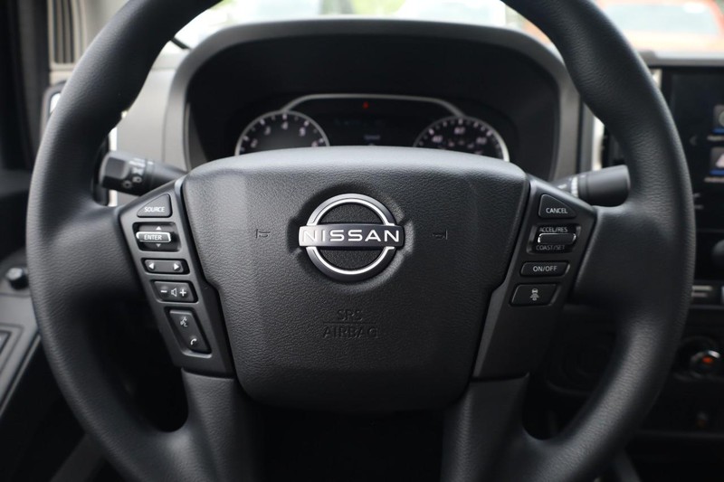 Nissan Frontier Vehicle Image 09