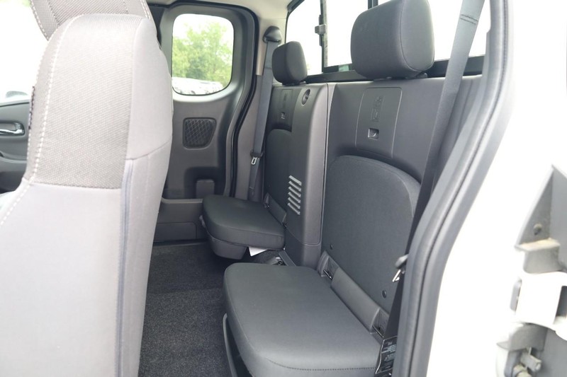 Nissan Frontier Vehicle Image 22