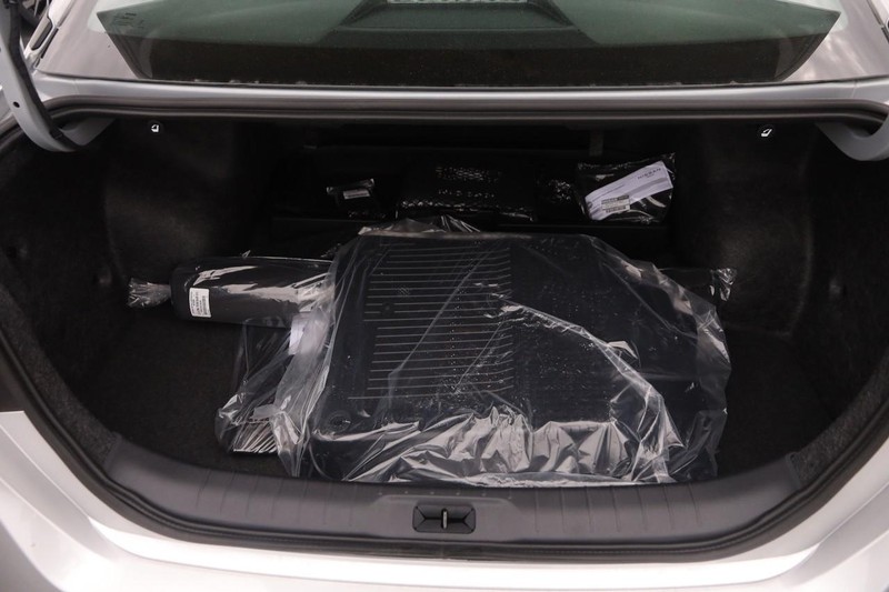 Nissan Altima Vehicle Image 07