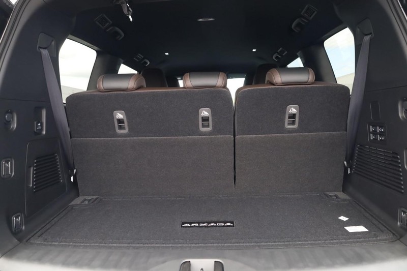 Nissan Armada Vehicle Image 07