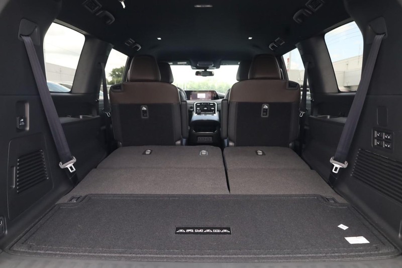 Nissan Armada Vehicle Image 08