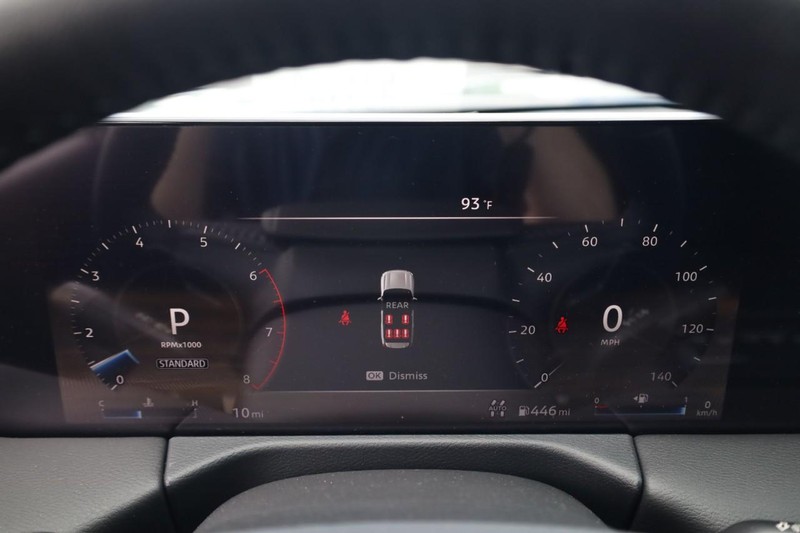Nissan Armada Vehicle Image 21