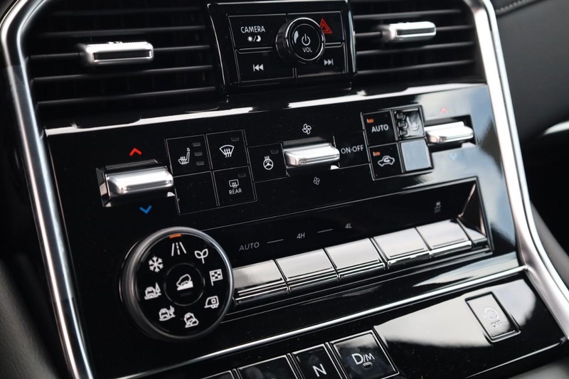 Nissan Armada Vehicle Image 24
