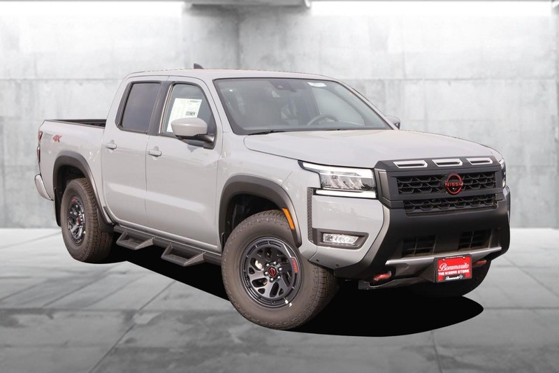 Nissan Frontier Vehicle Image 02