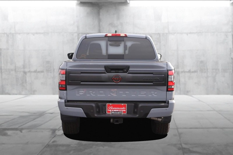Nissan Frontier Vehicle Image 06