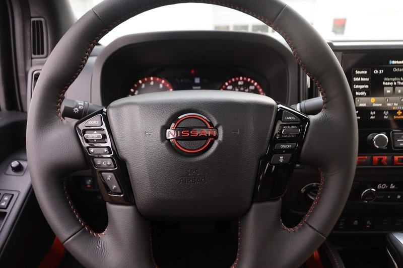 Nissan Frontier Vehicle Image 11