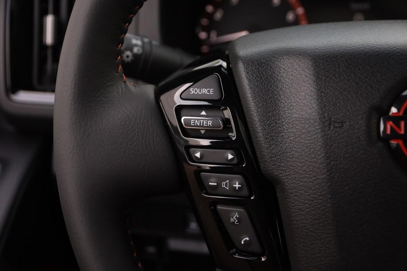 Nissan Frontier Vehicle Image 12
