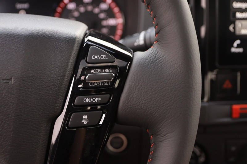 Nissan Frontier Vehicle Image 13