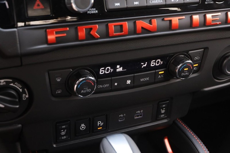 Nissan Frontier Vehicle Image 18
