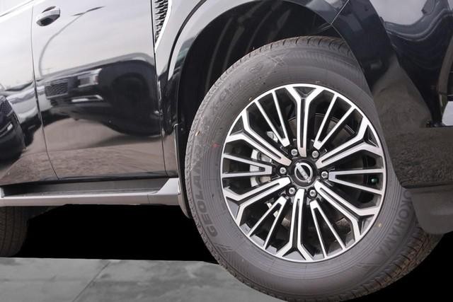 Nissan Armada Vehicle Image 03