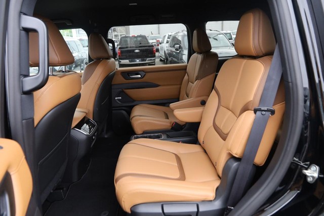 Nissan Armada Vehicle Image 11