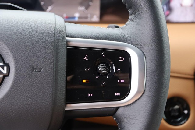 Nissan Armada Vehicle Image 15