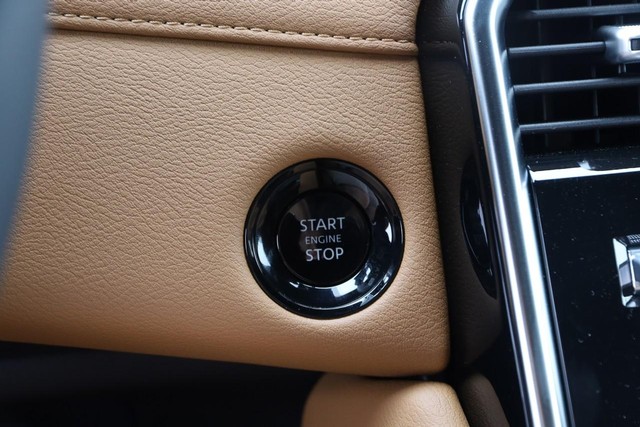 Nissan Armada Vehicle Image 17