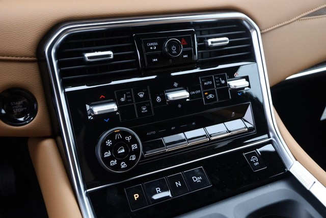 Nissan Armada Vehicle Image 20