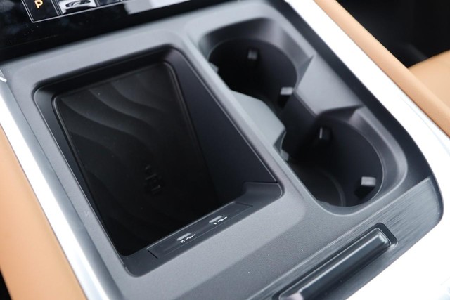 Nissan Armada Vehicle Image 21