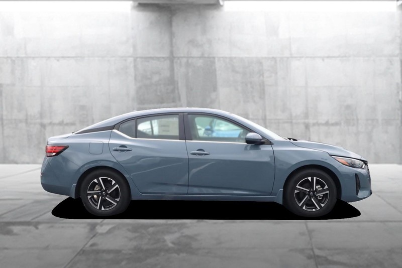 Nissan Sentra Vehicle Image 05
