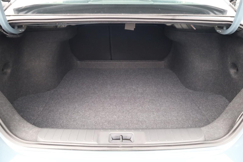 Nissan Sentra Vehicle Image 07