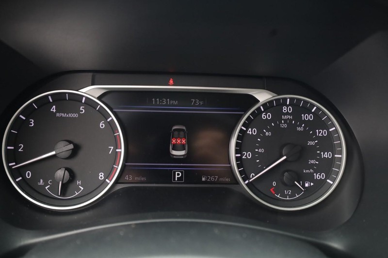Nissan Sentra Vehicle Image 19