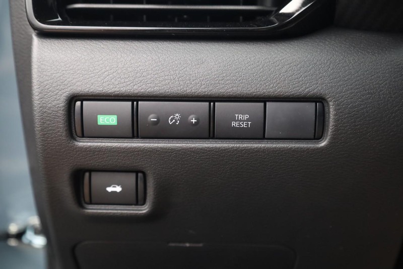 Nissan Sentra Vehicle Image 25