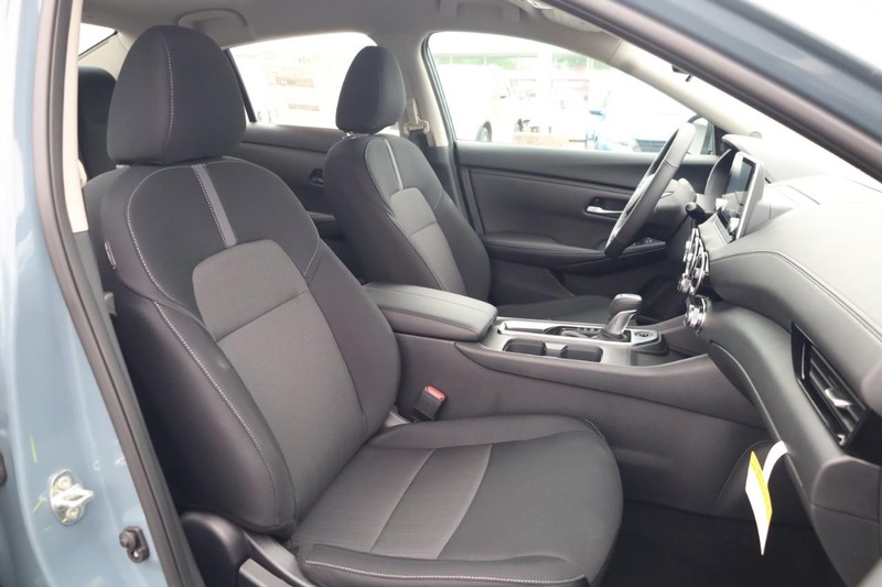Nissan Sentra Vehicle Image 26