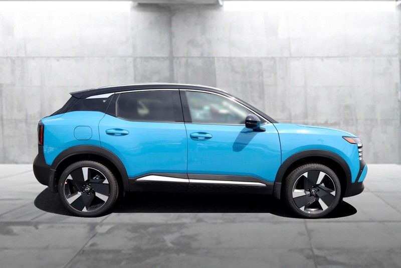 Nissan Kicks Vehicle Image 05