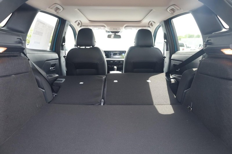 Nissan Kicks Vehicle Image 08