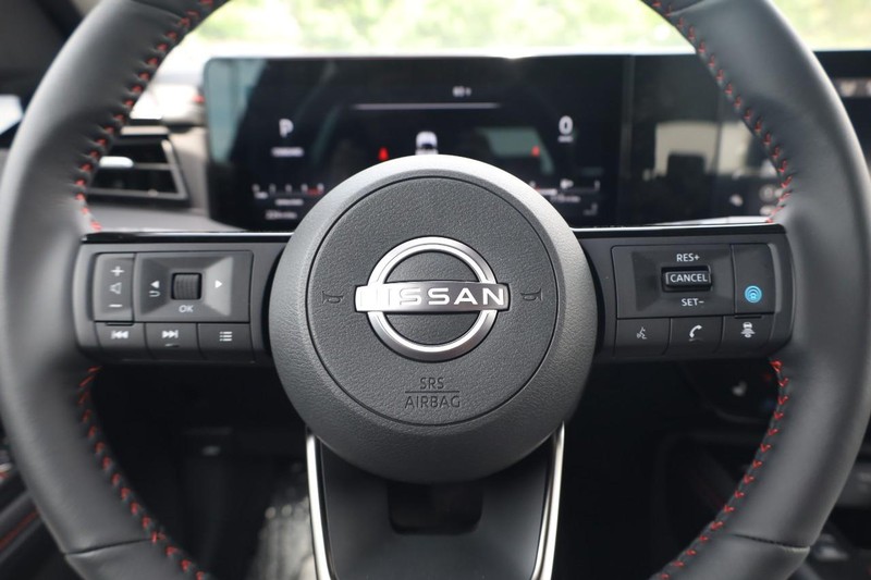 Nissan Kicks Vehicle Image 09