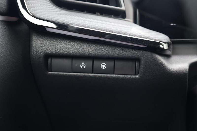 Nissan Kicks Vehicle Image 18