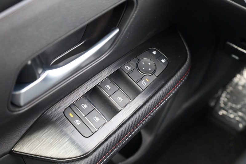Nissan Kicks Vehicle Image 19